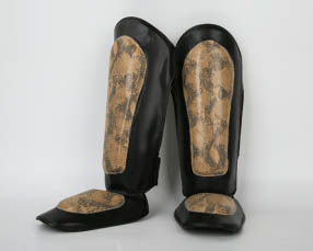 KB544-2 超纖皮蟒紋護腿連腳背